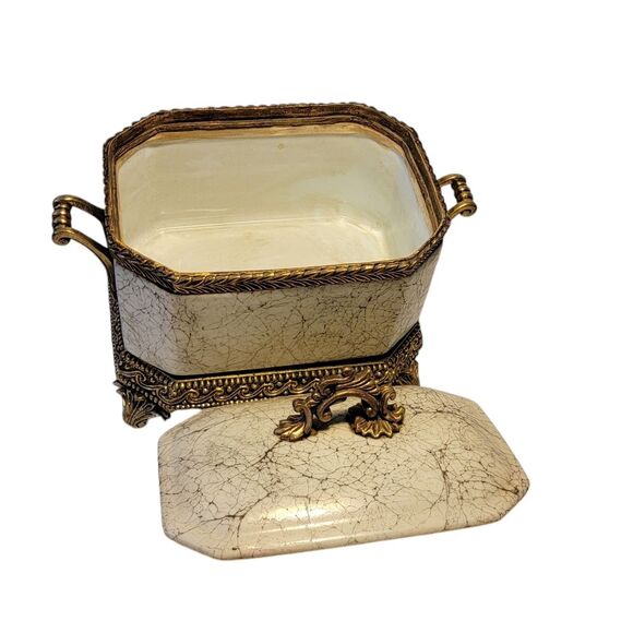 Elegant Kordenbroek Crackle Finish Decorative Box with Gold Baroque Details - Picture 3 of 7